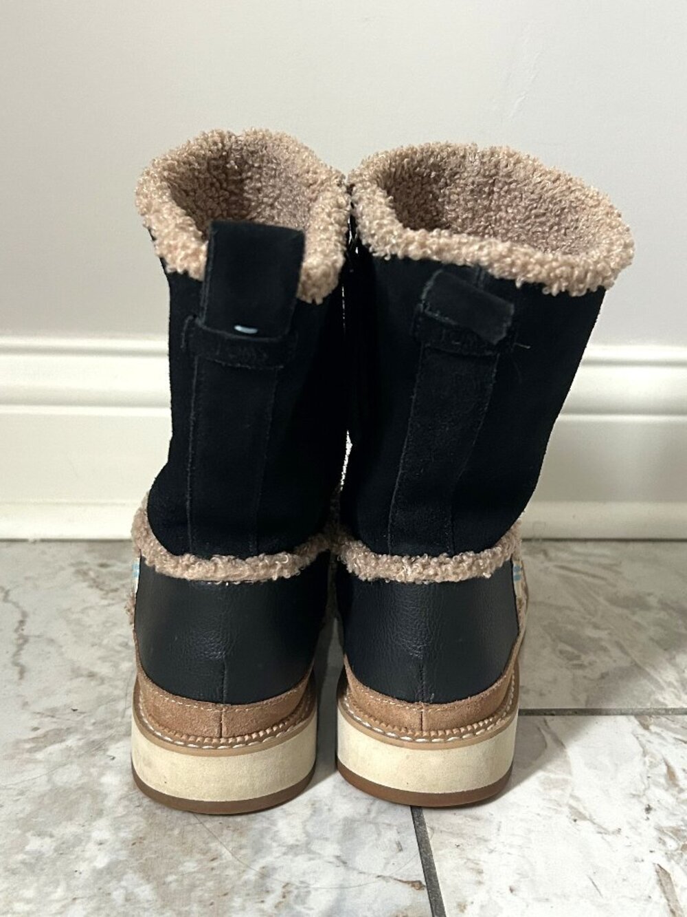 TOMS Makenna Womens 6.5 Black Leather Faux Fur Lined Winter Boots 10014172 - Picture 4 of 9